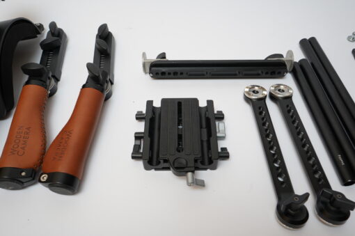 Lot: 16 - Wooden Camera Shoulder Rig with Brown Leather Handle Kit - Image 3