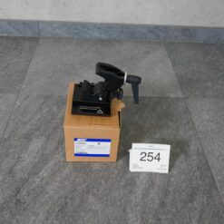 Lot: 254 - 1x Super Clamp Adapter for SkyPanel PSU