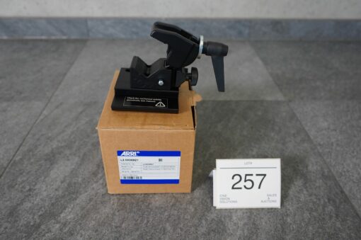 Lot: 257 - 1x Super Clamp Adapter for SkyPanel PSU - Image 2
