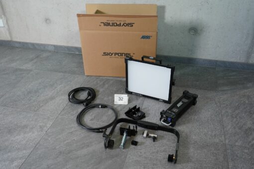Lot: 32 - 1x CPO - S30-C Black