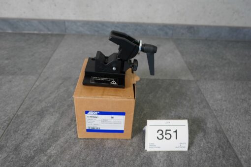 Lot: 351 - 1x Super Clamp Adapter for SkyPanel PSU - Image 2