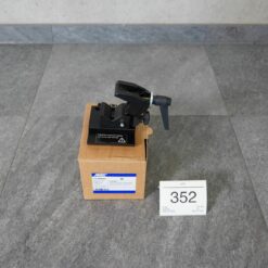 Lot: 352 - 1x Super Clamp Adapter for SkyPanel PSU