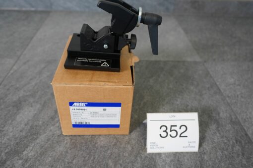 Lot: 352 - 1x Super Clamp Adapter for SkyPanel PSU - Image 2