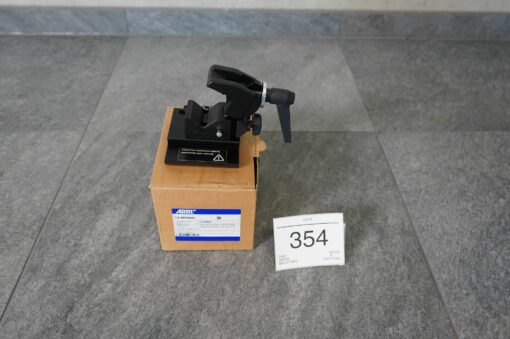 Lot: 354 - 1x Super Clamp Adapter for SkyPanel PSU