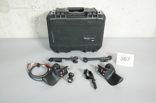 Lot: 367 - Master Grips (MRW-1 + MLW-1) + Accessories