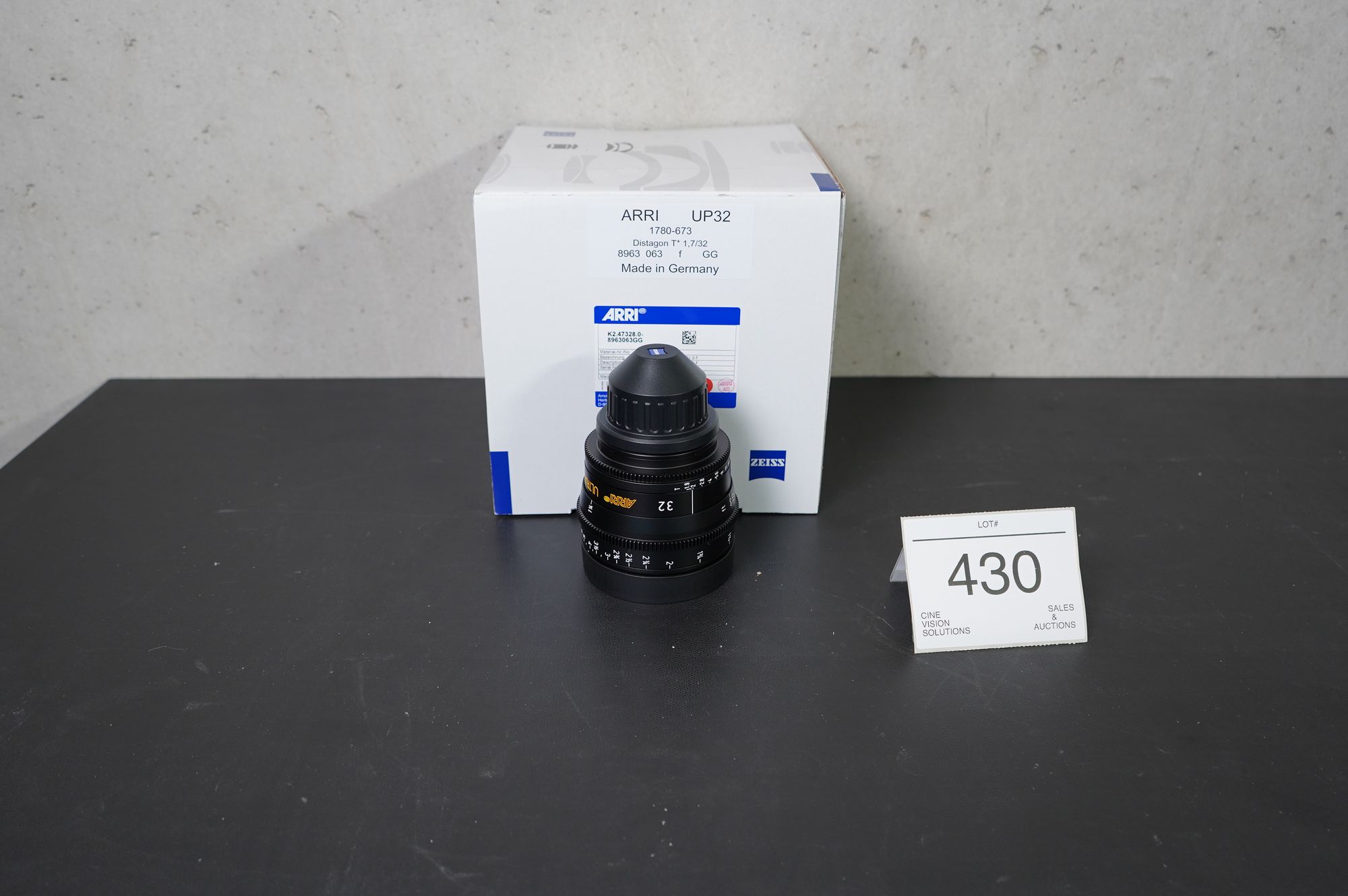 Lot: 430 - ARRI Ultra Prime 32/T1.9,ft - Cinevision-Solutions
