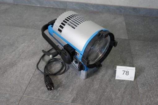 Lot: 78 - 6x L7-C Lamphead ONLY (Random accessories will be added)