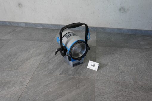 Lot: 88 - 5x L7-C Lamphead ONLY (Random accessories will be added)