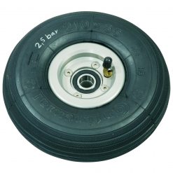 Set of pneumatic wheels